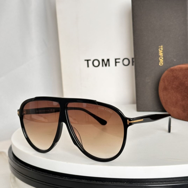 TOM FORD